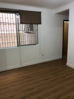 Apartamento com excelente localização de frente ao calçadão do kobrasol.