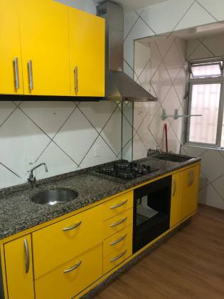 Apartamento com excelente localização de frente ao calçadão do kobrasol.