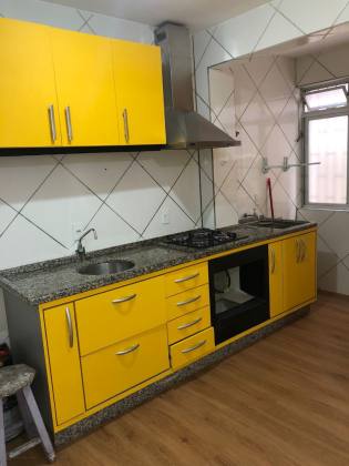 Apartamento com excelente localização de frente ao calçadão do kobrasol.