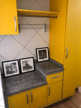 Apartamento com excelente localização de frente ao calçadão do kobrasol.