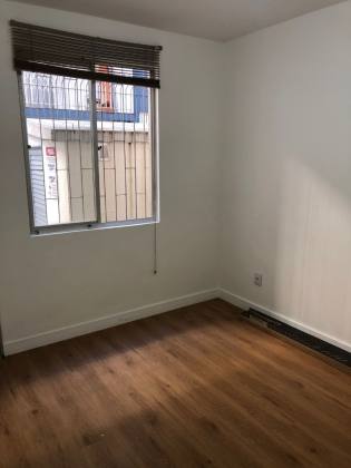 Apartamento com excelente localização de frente ao calçadão do kobrasol.