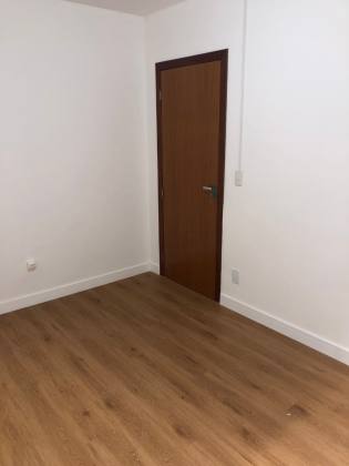 Apartamento com excelente localização de frente ao calçadão do kobrasol.