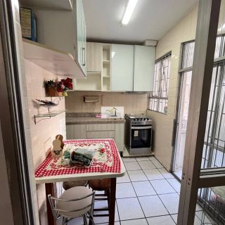 Ótimo Apartamento Semi-Mobiliado à Venda no Kobrasol – São José/SC