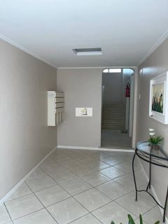 Imóvel bem localizado no Kobrasol de 2 quartos com garagem livre coberta!