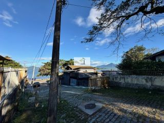Terreno com linda vista na quadra do mar da ponta de baixo