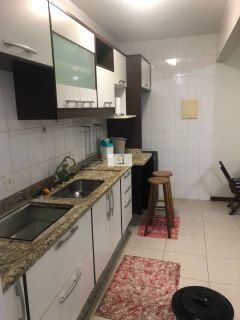 Apartamento semi mobiliado de 02 quartos em Serraria