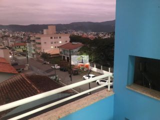 Apartamento semi mobiliado de 02 quartos em Serraria