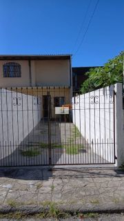 Ótima casa de 02 quartos em excelente localização no Kobrasol