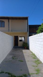 Ótima casa de 02 quartos em excelente localização no Kobrasol