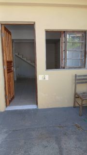 Ótima casa de 02 quartos em excelente localização no Kobrasol