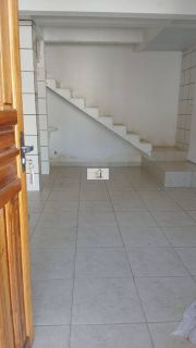 Ótima casa de 02 quartos em excelente localização no Kobrasol