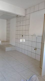 Ótima casa de 02 quartos em excelente localização no Kobrasol