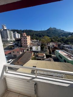 Excelente apartamento de 3 quartos com garagem proximo da UFSC