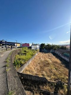 Terreno Plano com 336m² à Beira da BR-101 – Frente ao Viaduto de Forquilhas!