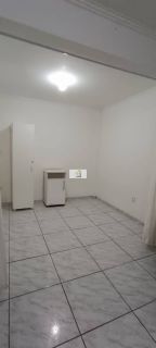 Linda Kitinete semi mobiliada com excelente localização no Kobrasol