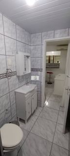 Linda Kitinete semi mobiliada com excelente localização no Kobrasol