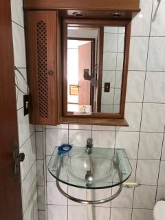 Apartamento bem localizado de 02 quartos na Av Central do Kobrasol