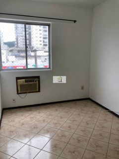 Apartamento bem localizado de 02 quartos na Av Central do Kobrasol