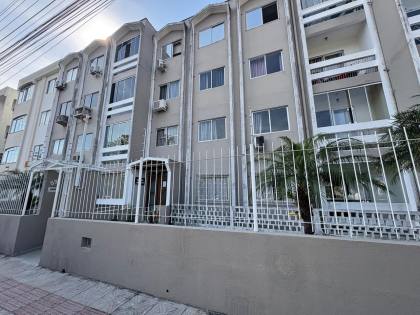 Apartamento 3 dormitórios com sacada e garagem no Kobrasol