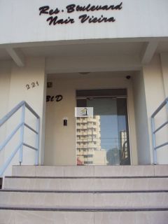 Apartamento de 03 quartos mobiliado ideal pra quem busca localização e comodidade