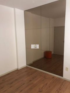Apartamento de 03 quartos mobiliado ideal pra quem busca localização e comodidade