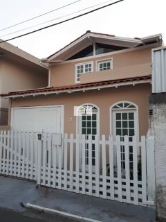 Excelente casa com otima localizada no Kobrasol