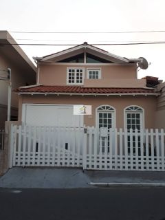 Excelente casa com otima localizada no Kobrasol