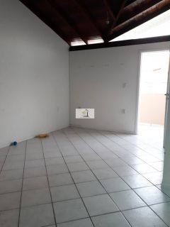 Excelente casa com otima localizada no Kobrasol