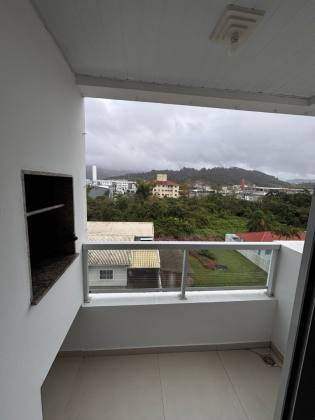 Lindo apartamento mobiliado de 02 quartos com garagem na Palhoça