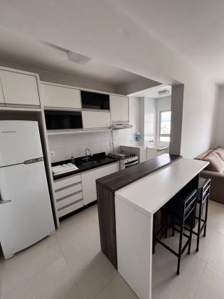 Lindo apartamento mobiliado de 02 quartos com garagem na Palhoça