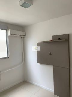 Excelente apartamento semi mobiliado em condomínio fechado no bairro Areias
