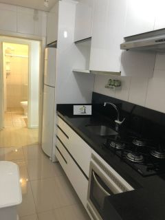 Apartamento de 2 quartos mobiliado bem localizado no Kobrasol
