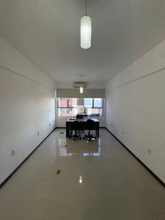 Sala Comercial à venda – Centro de Florianópolis (Rua Felipe Schmidt, Ed. CEISA)