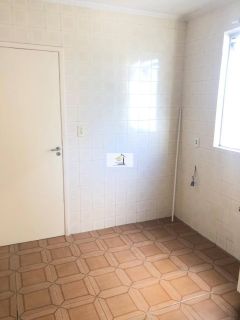 Apartamento com excelente localização de frente ao calçadão do kobrasol