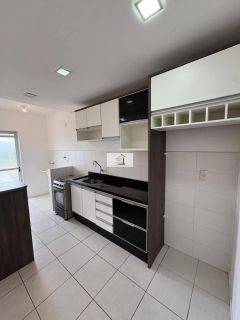 Excelente apartamento p/ LOCAÇÃO/ sacada com churrasqueira e linda vista - Ponta de Baixo, São josé