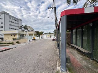 Excelente apartamento p/ LOCAÇÃO/ sacada com churrasqueira e linda vista - Ponta de Baixo, São josé
