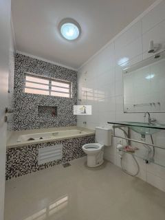 Linda casa à venda em excelente localização no Jardim Atlântico, Florianópolis/SC