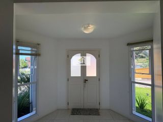 Linda casa de alto padrão com vista mar em Santo Antônio de Lisboa – Condomínio fechado