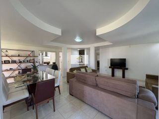 Linda casa de alto padrão com vista mar em Santo Antônio de Lisboa – Condomínio fechado