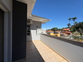 Linda casa de alto padrão com vista mar em Santo Antônio de Lisboa – Condomínio fechado