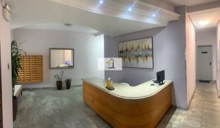 Lindo apartamento semi mobiliado de 02 quartos com GARAGEM em excelente localização.