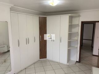 Apartamento de 03 quartos com planejados em excelente localização no Kobrasol