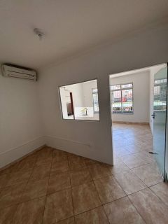 Excelente Sala Comercial de Frente para a Rua Koesa – Localização Estratégica em Campinas