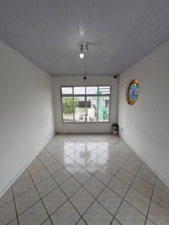 Oportunidade! Casa à venda com 3 dormitórios e quintal espaçoso em Capoeiras, Florianópolis