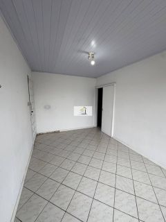 Oportunidade! Casa à venda com 3 dormitórios e quintal espaçoso em Capoeiras, Florianópolis