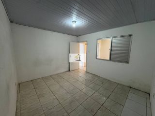 Oportunidade! Casa à venda com 3 dormitórios e quintal espaçoso em Capoeiras, Florianópolis