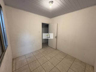 Oportunidade! Casa à venda com 3 dormitórios e quintal espaçoso em Capoeiras, Florianópolis