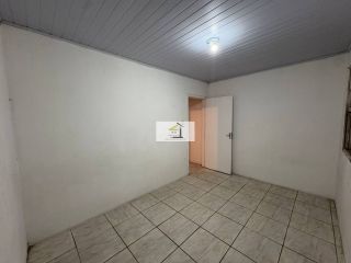 Oportunidade! Casa à venda com 3 dormitórios e quintal espaçoso em Capoeiras, Florianópolis