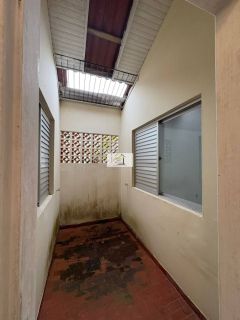 Oportunidade! Casa à venda com 3 dormitórios e quintal espaçoso em Capoeiras, Florianópolis