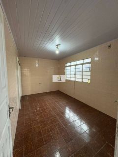 Oportunidade! Casa à venda com 3 dormitórios e quintal espaçoso em Capoeiras, Florianópolis